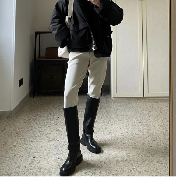 ZARA FLAT LEATHER BOOTS WITH BUCKLE - Picture 2 of 9